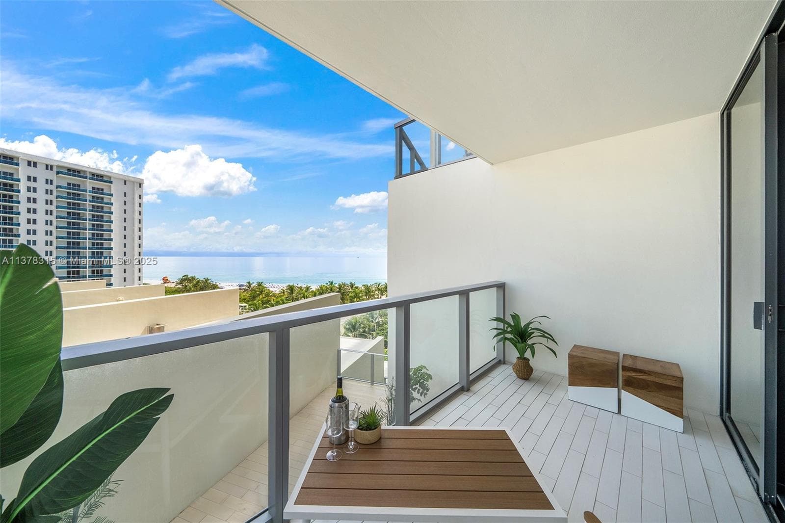 2201 Collins Ave 811 photo 14