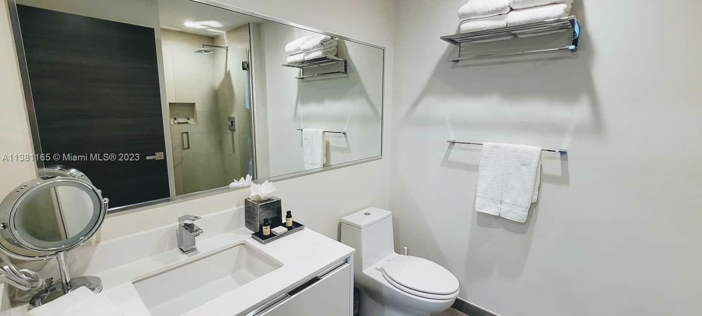 777 Ocean Dr N510 photo 15