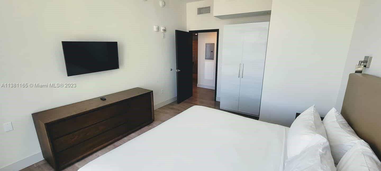 777 Ocean Dr N510 photo 11