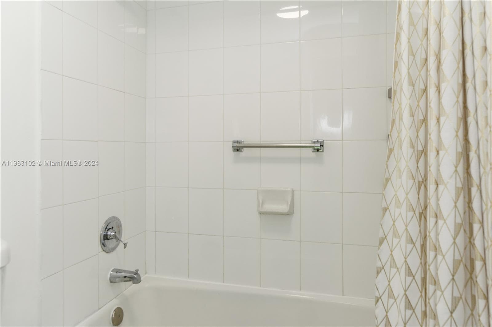 100 Lincoln Rd 306 photo 11