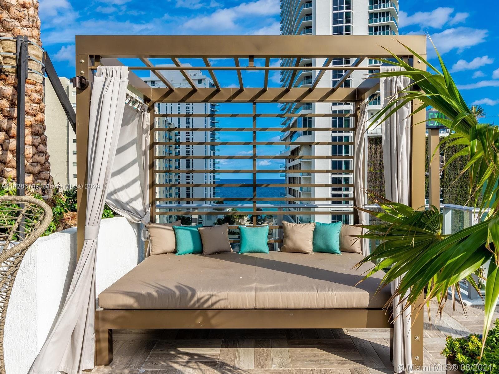 4010 Ocean Dr 2