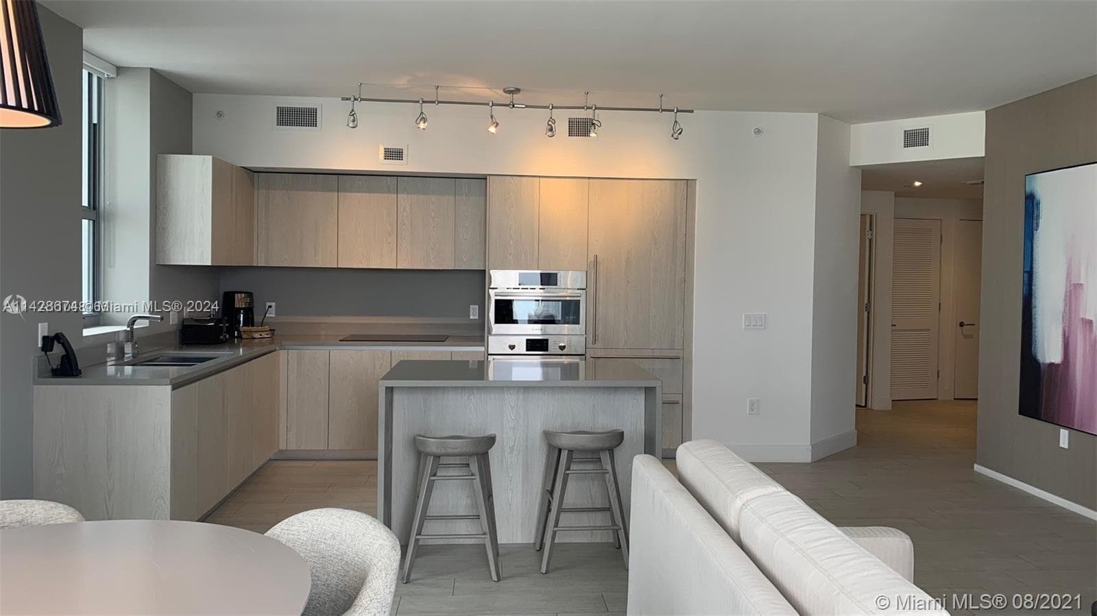 4010 Ocean Dr 5