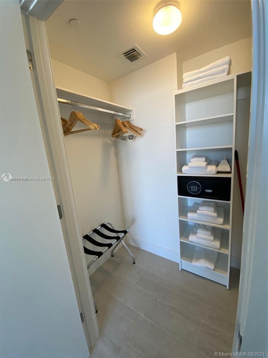 4010 Ocean Dr R301 photo 18