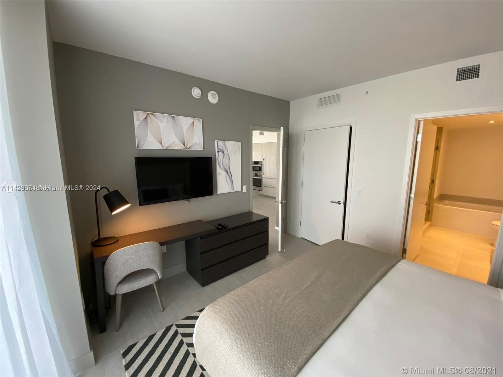 4010 Ocean Dr R301 photo 15