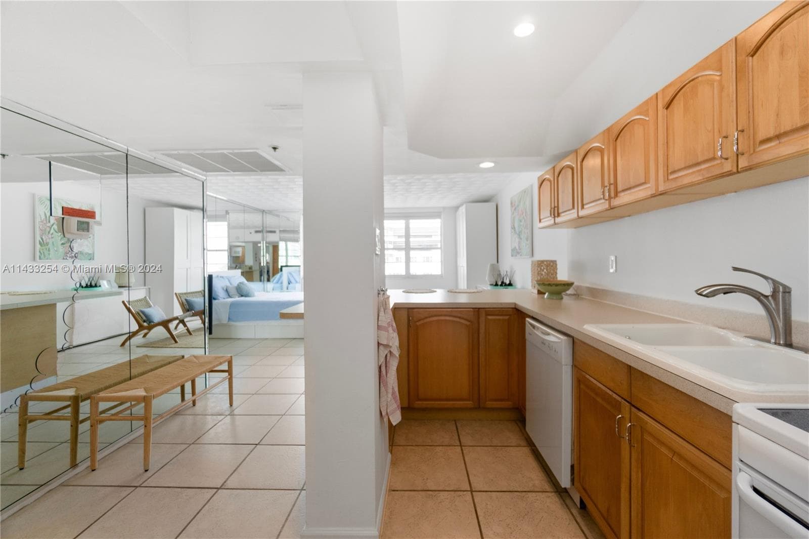 100 Lincoln Rd 1039 photo 13