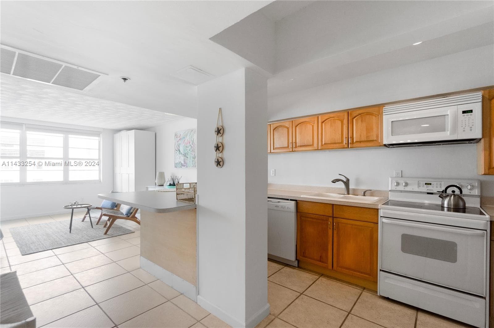 100 Lincoln Rd 1039 photo 15