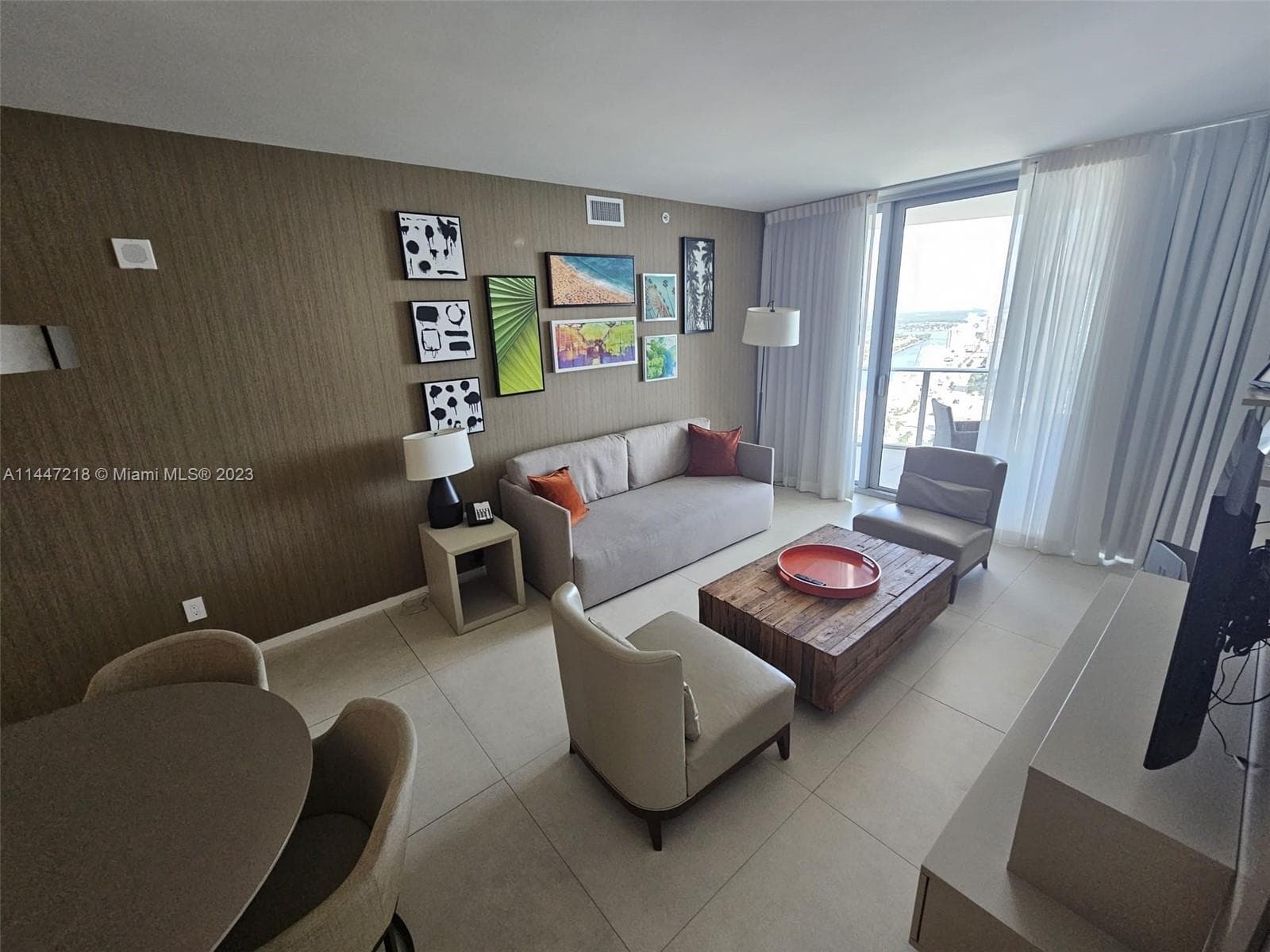 4111 Ocean Dr 3308 photo 6