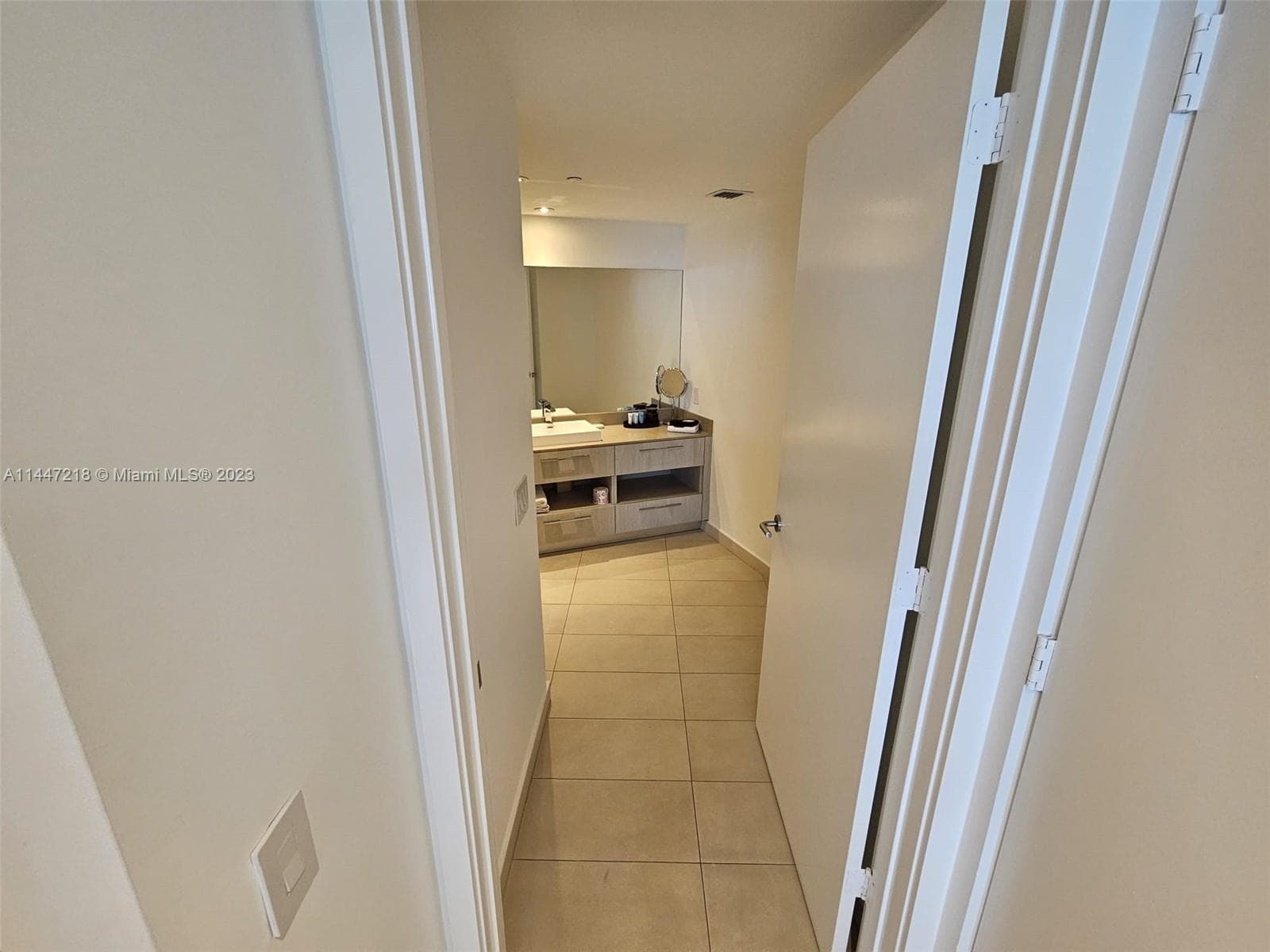 4111 Ocean Dr 3308 photo 16