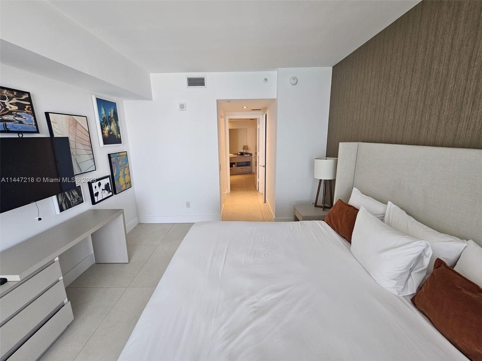 4111 Ocean Dr 3308 photo 11