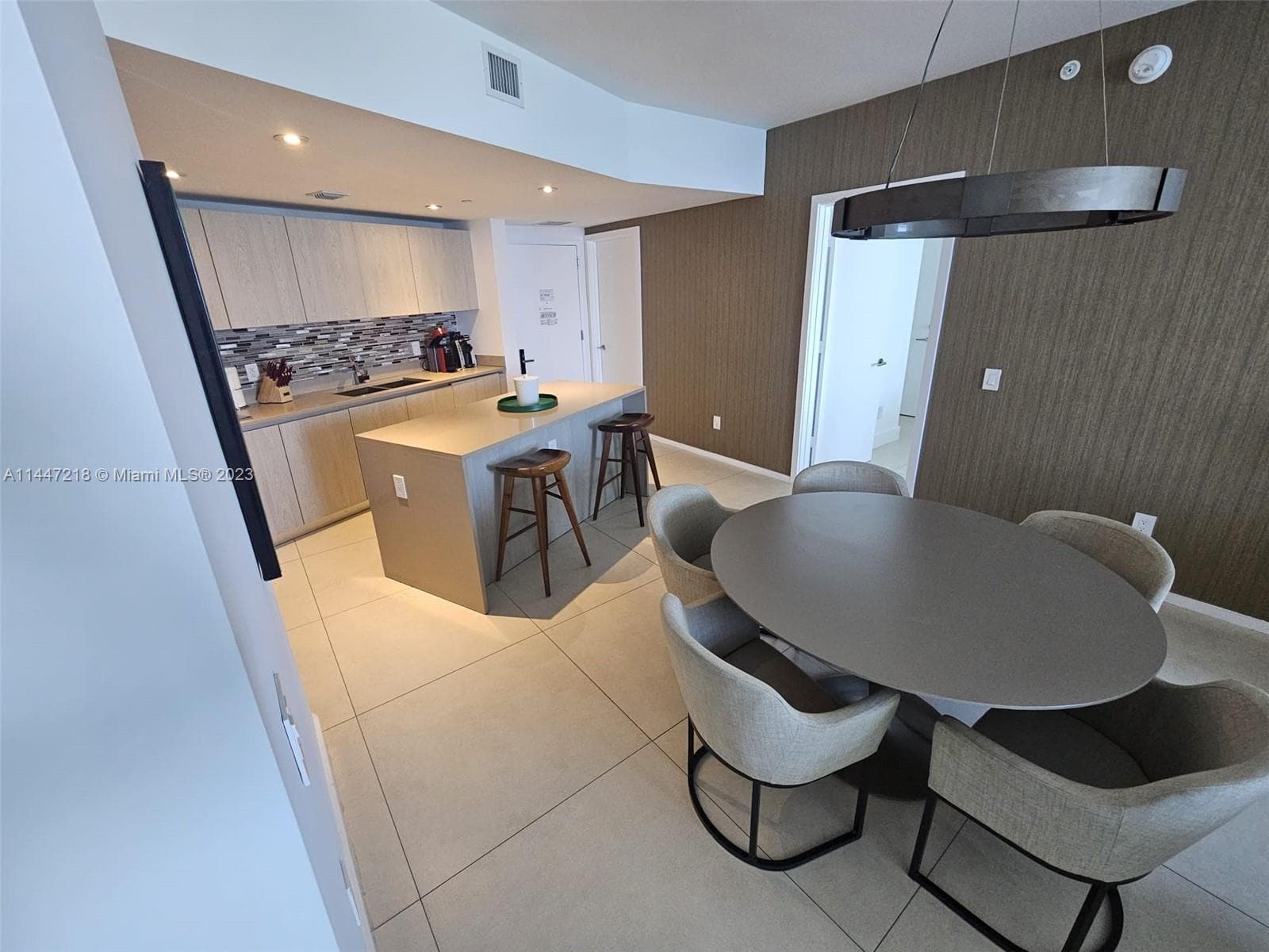 4111 Ocean Dr 3308 photo 8