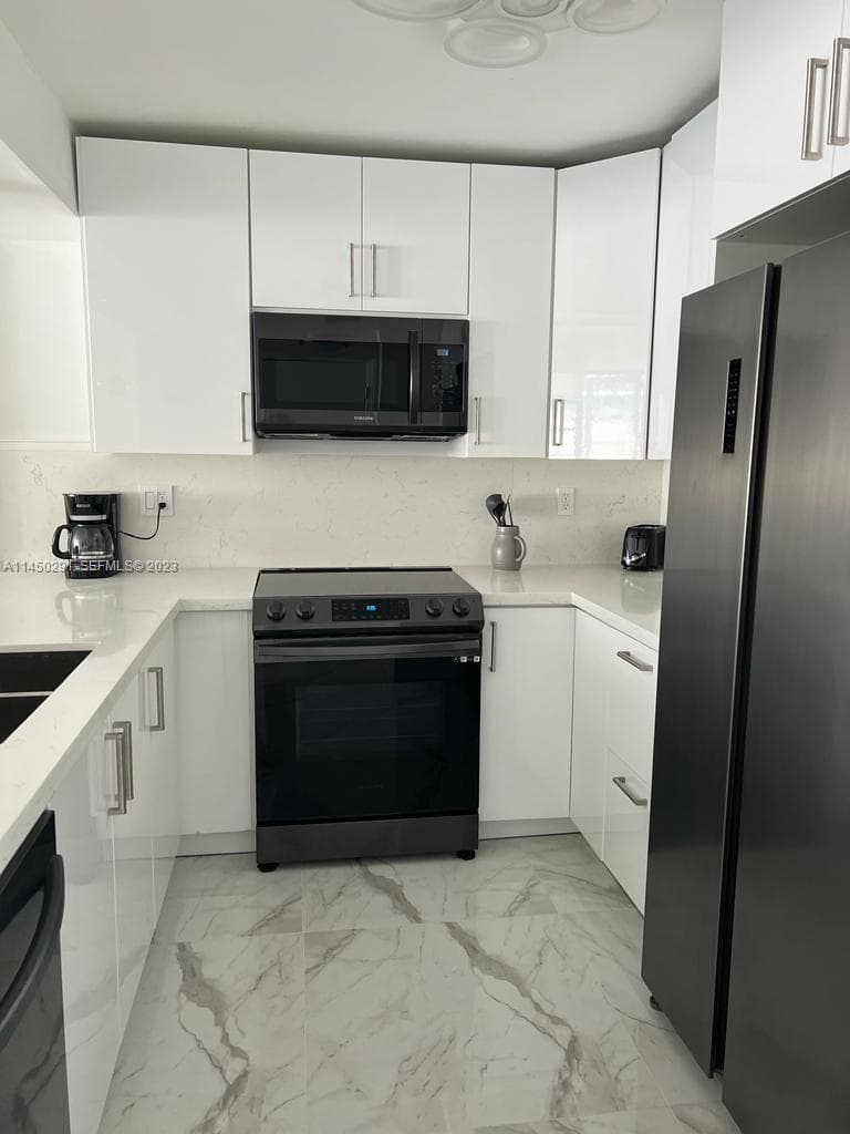3725 S Ocean Dr 1503 photo 3