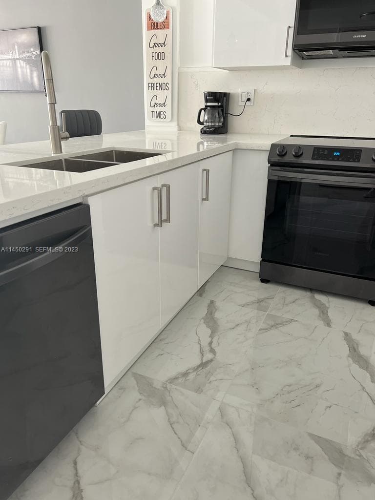 3725 S Ocean Dr 1503 photo 9