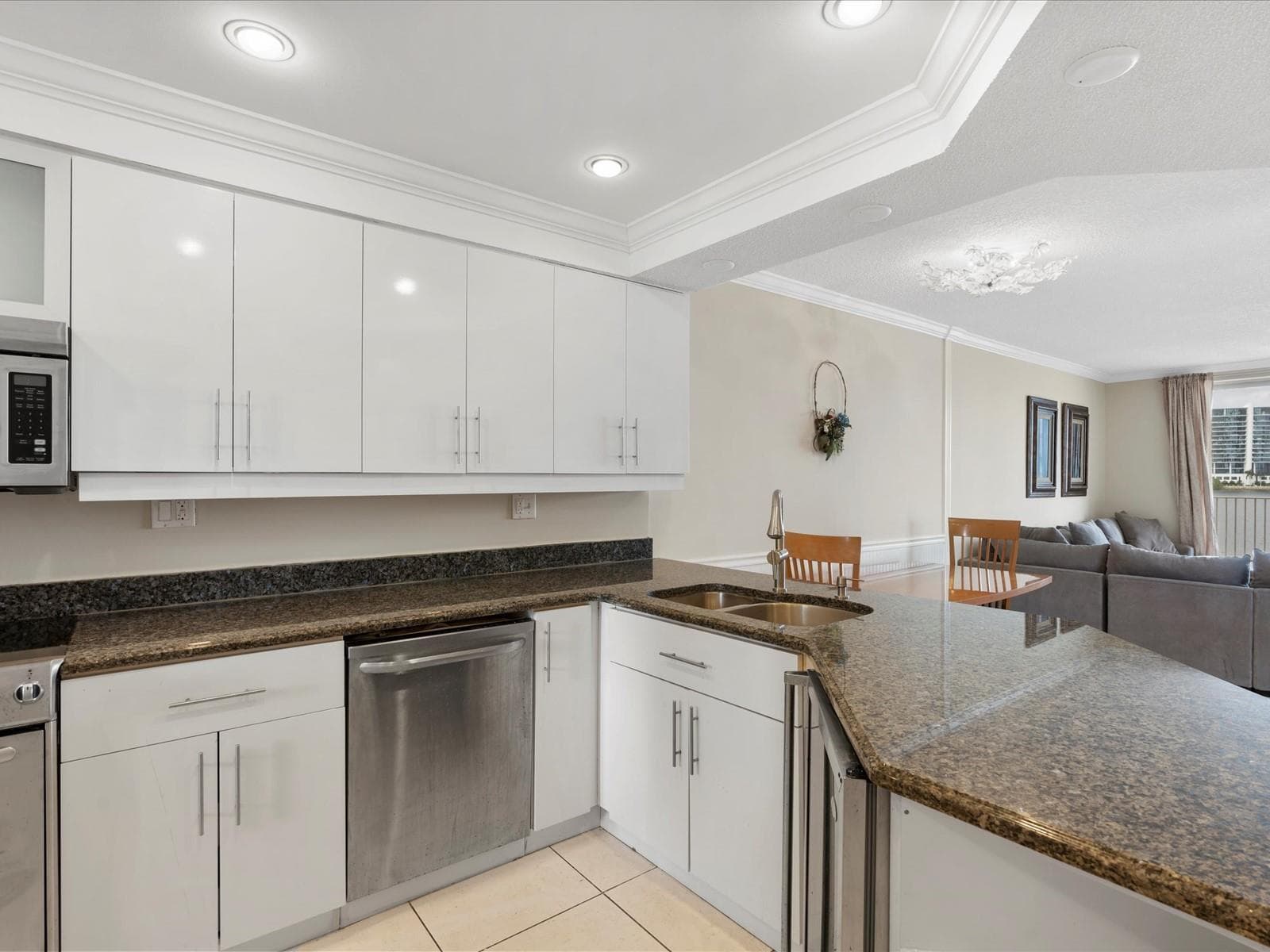 18260 N Bay Road 304 photo 23
