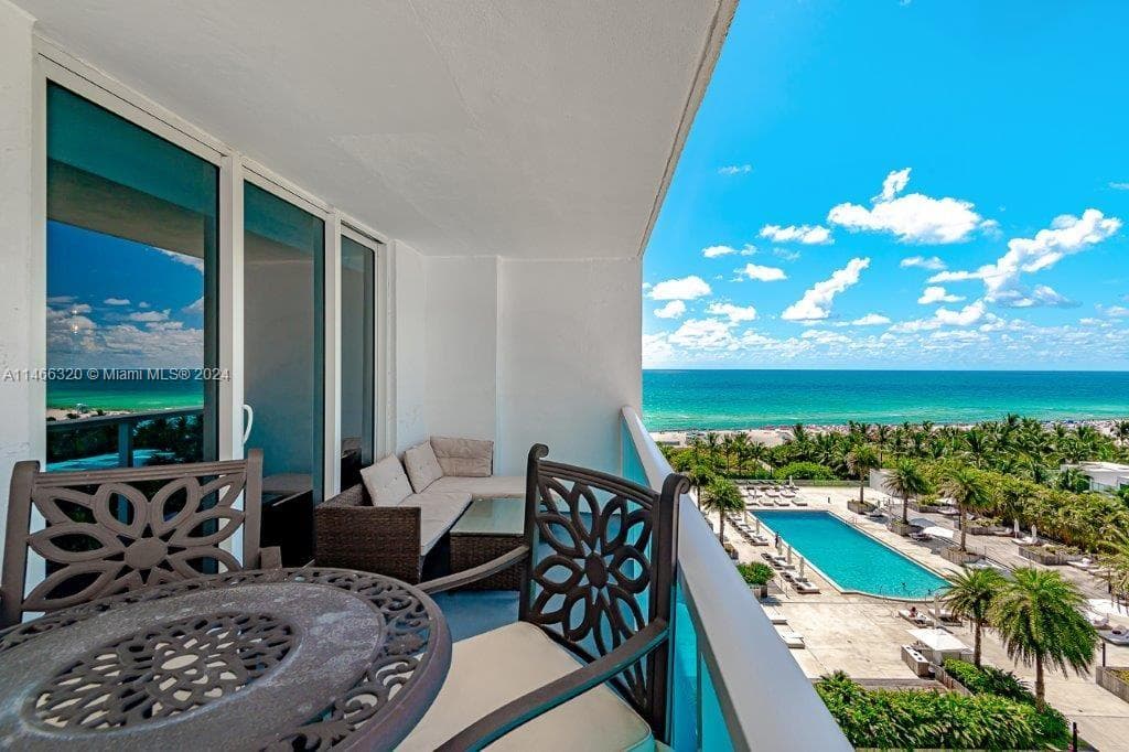 2301 Collins Ave 803 photo 3
