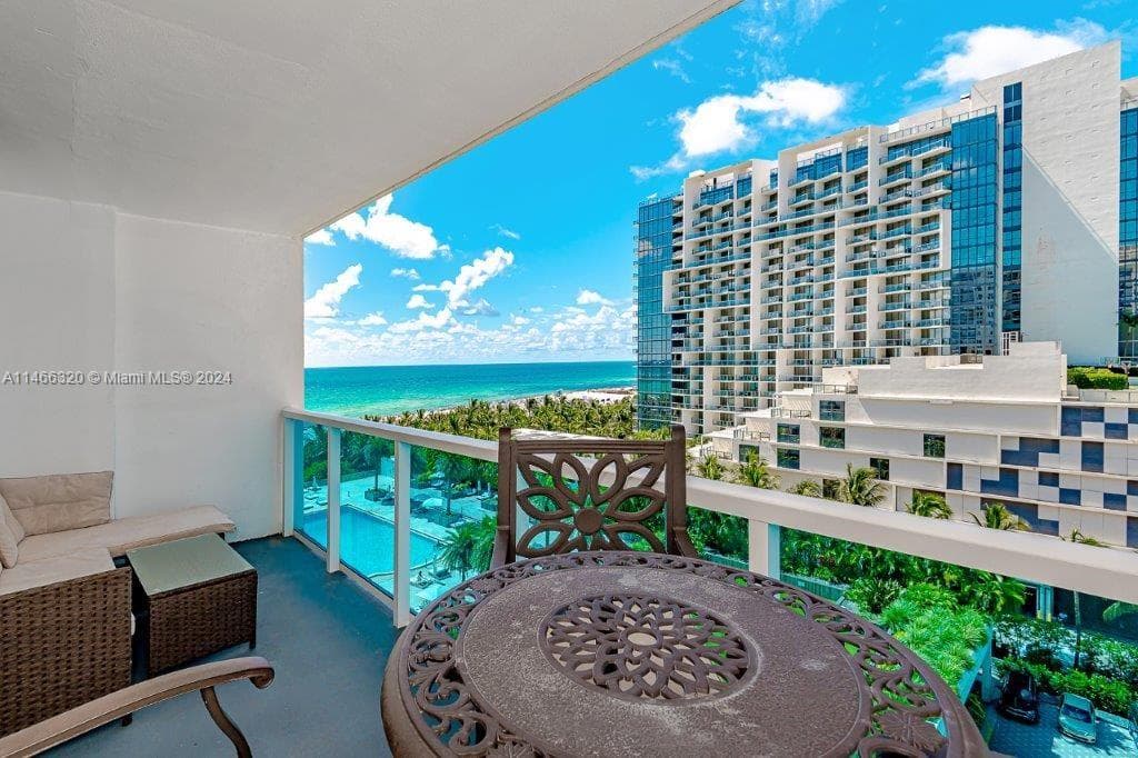 2301 Collins Ave 803 photo 1