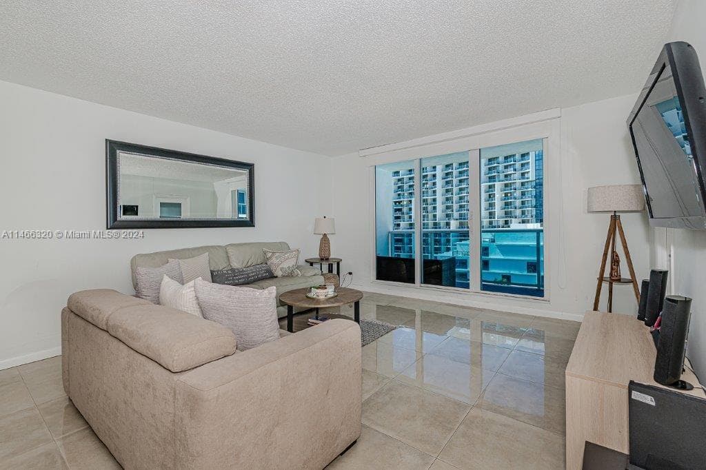 2301 Collins Ave 803 photo 8
