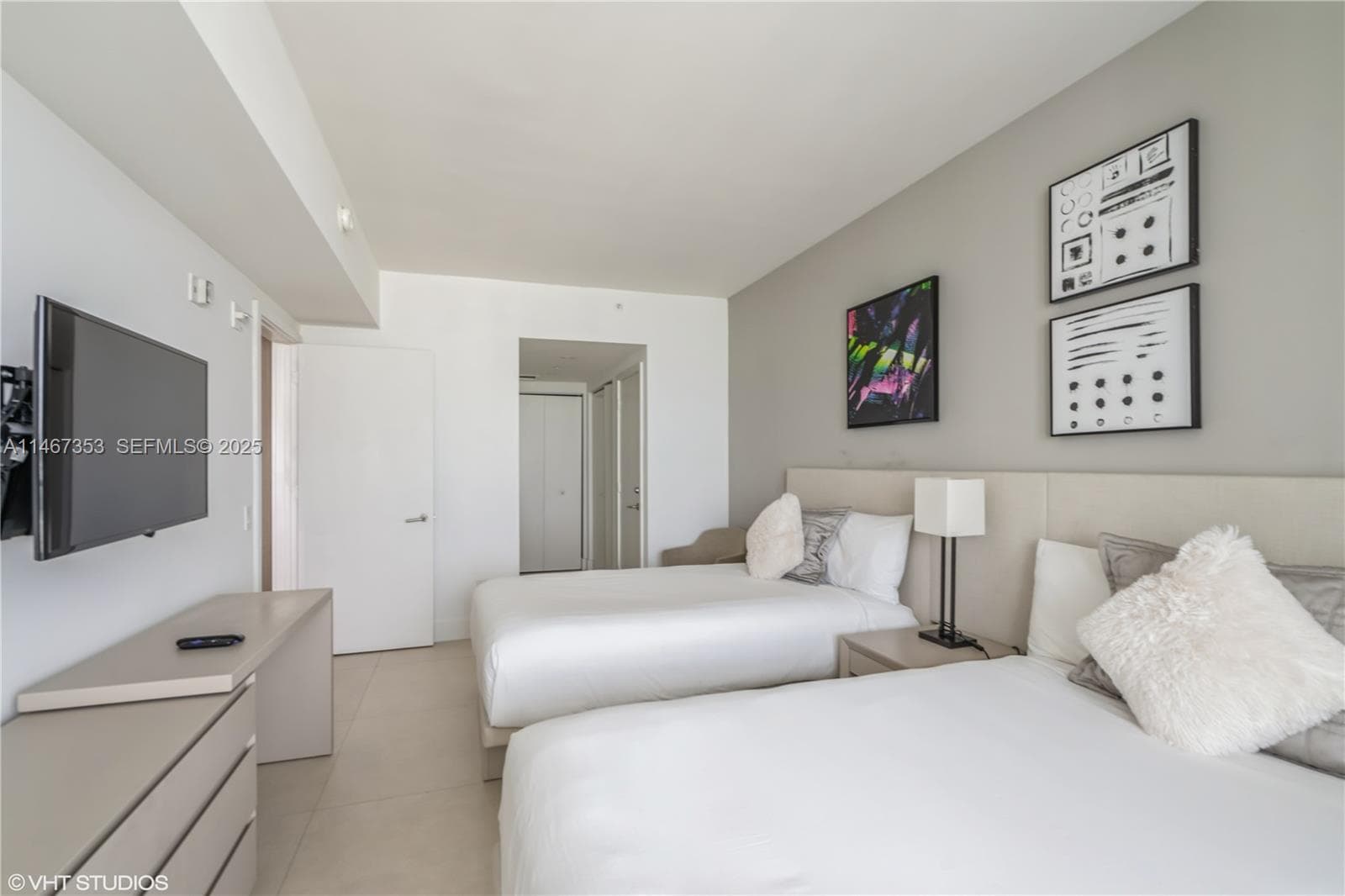 4111 Ocean Dr 2006 photo 19