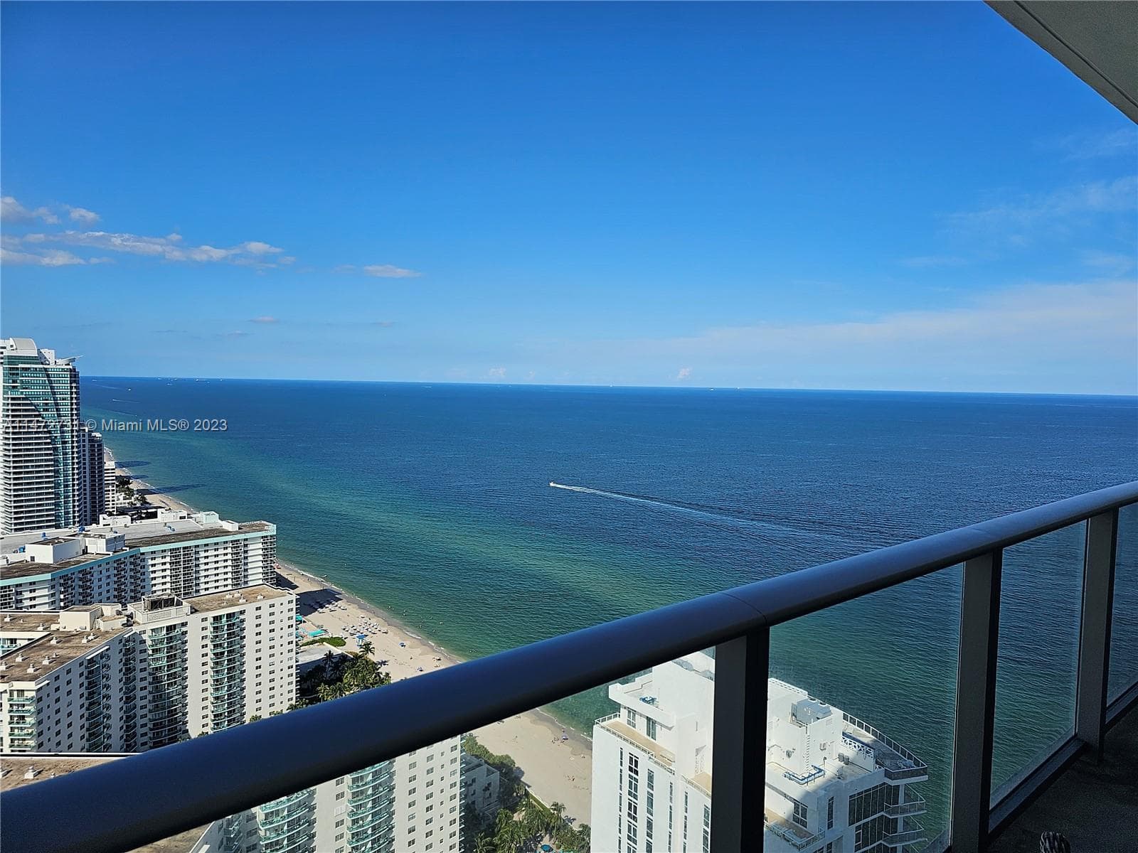 4111 Ocean Dr 3608 photo 21