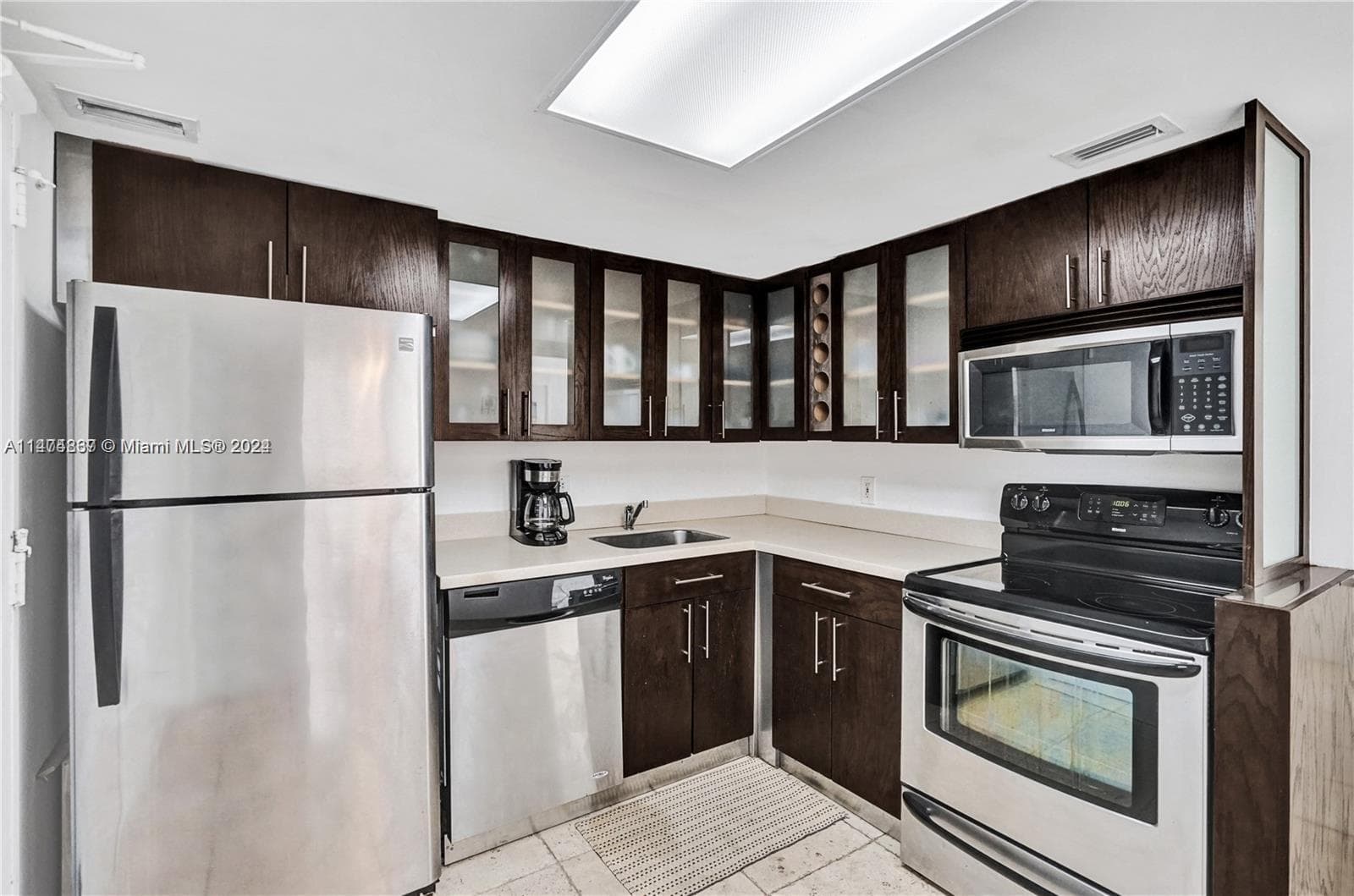 5151 Collins Ave 1035 photo 12