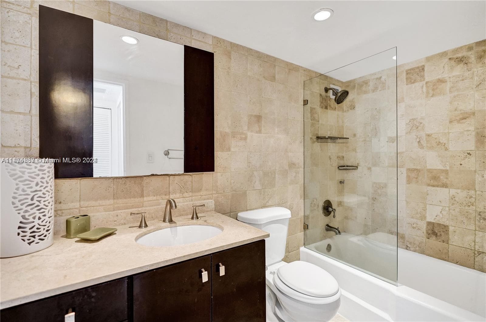 5151 Collins Ave 1035 photo 15