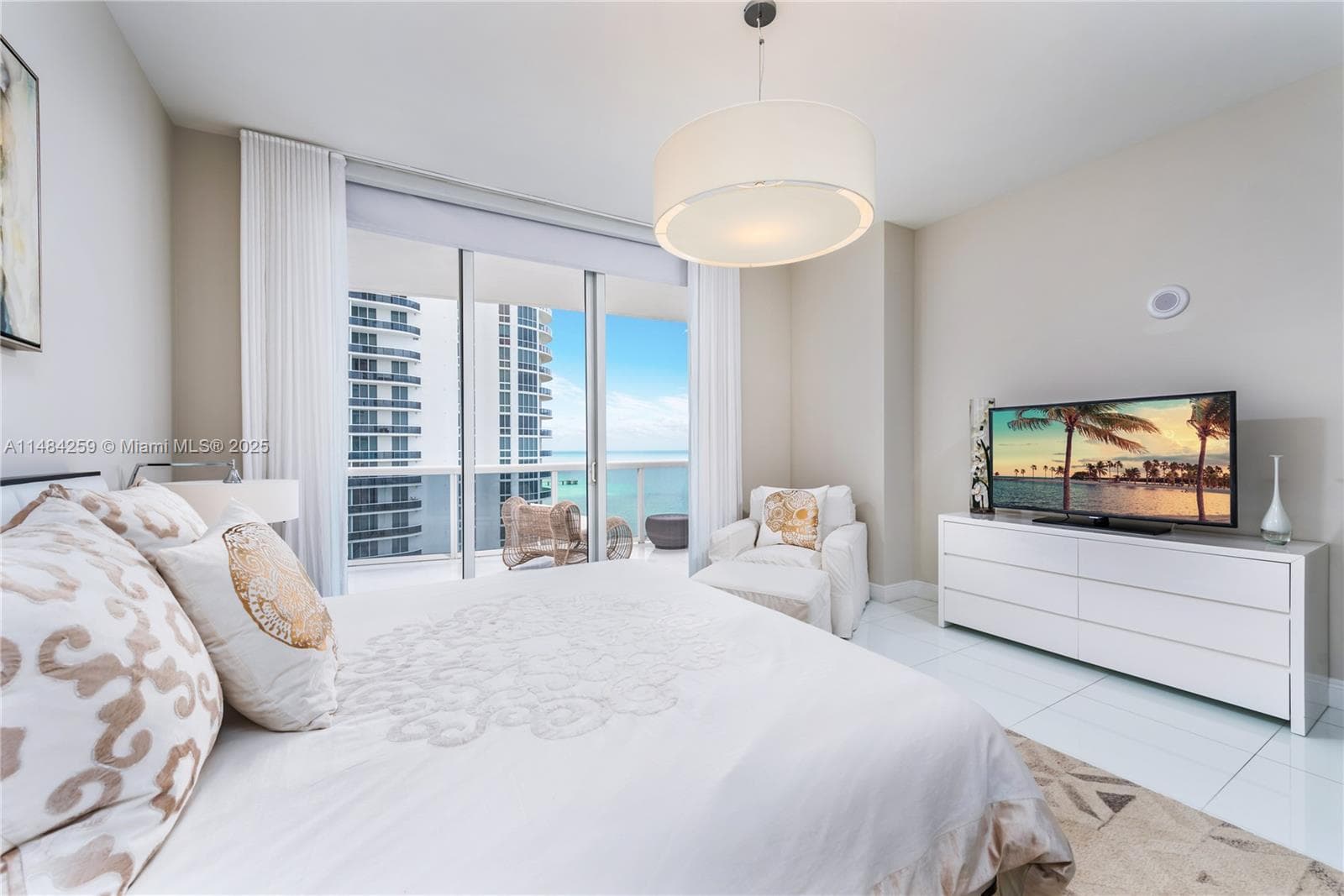 15811 Collins Ave 1702 photo 7