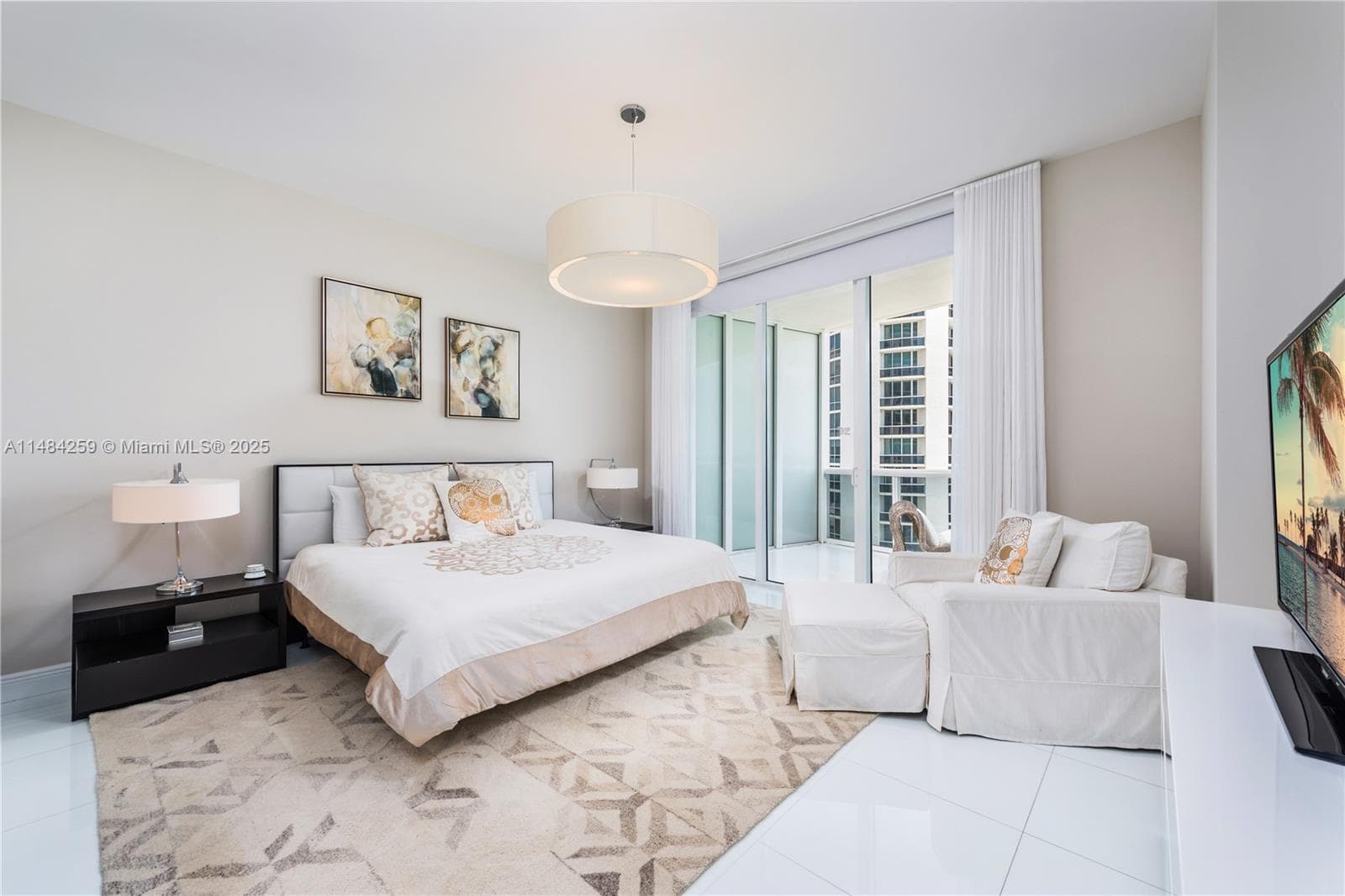 15811 Collins Ave 1702 photo 4