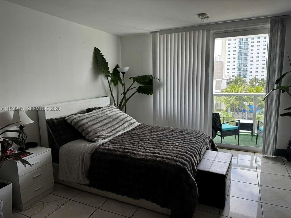 19201 COLLINS AV 432 photo 19