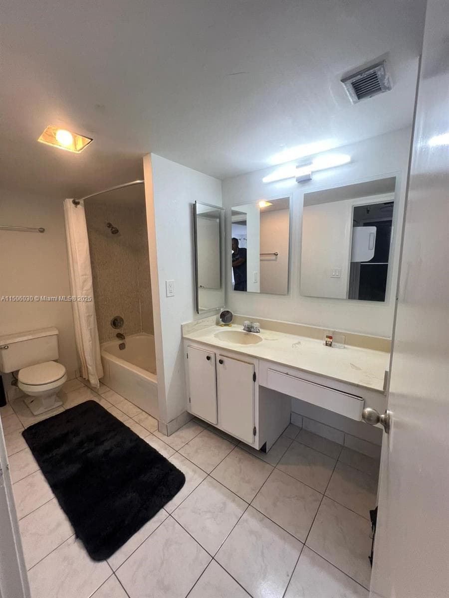 290 174th St 702 photo 17