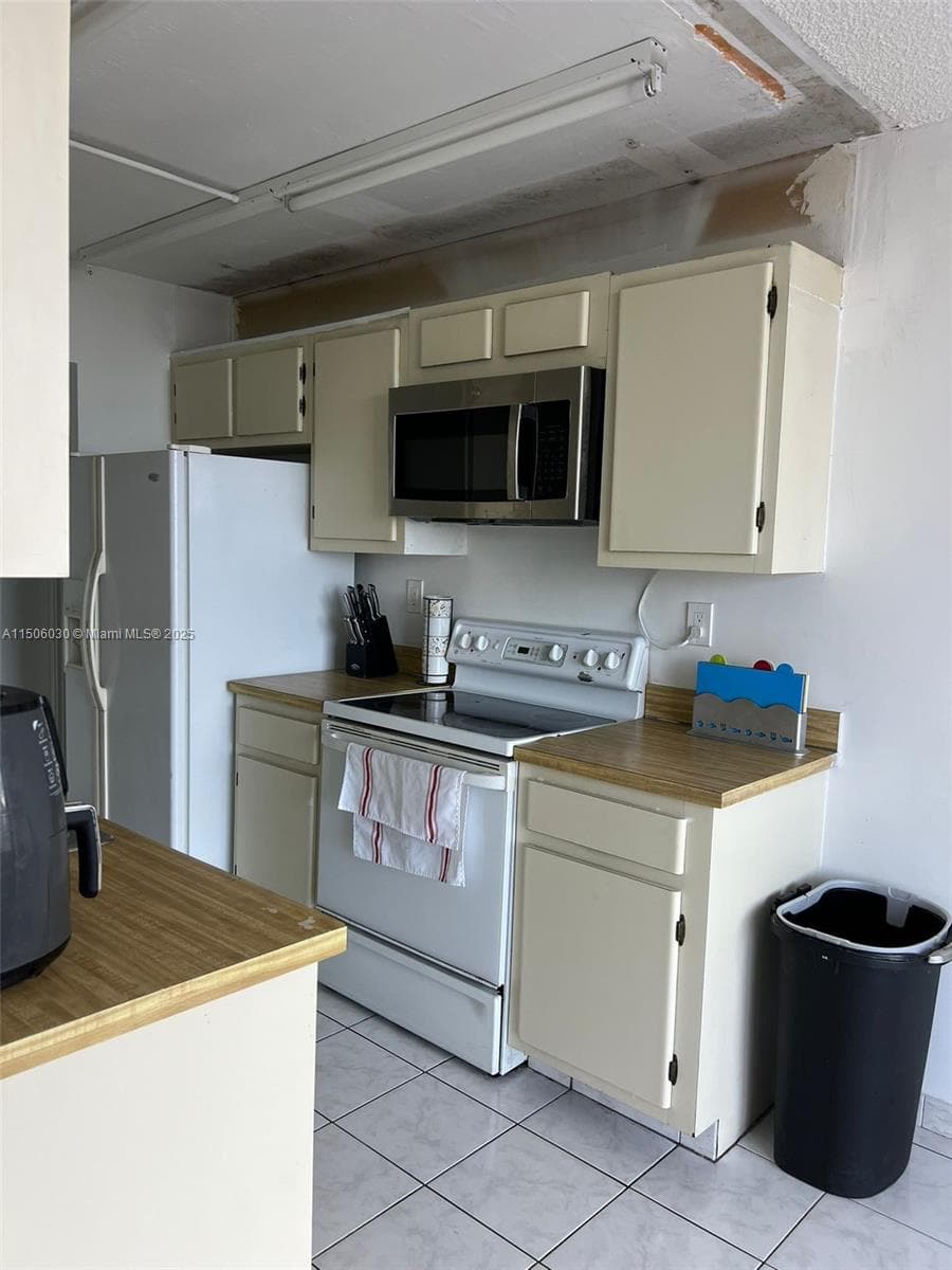 290 174th St 702 photo 9