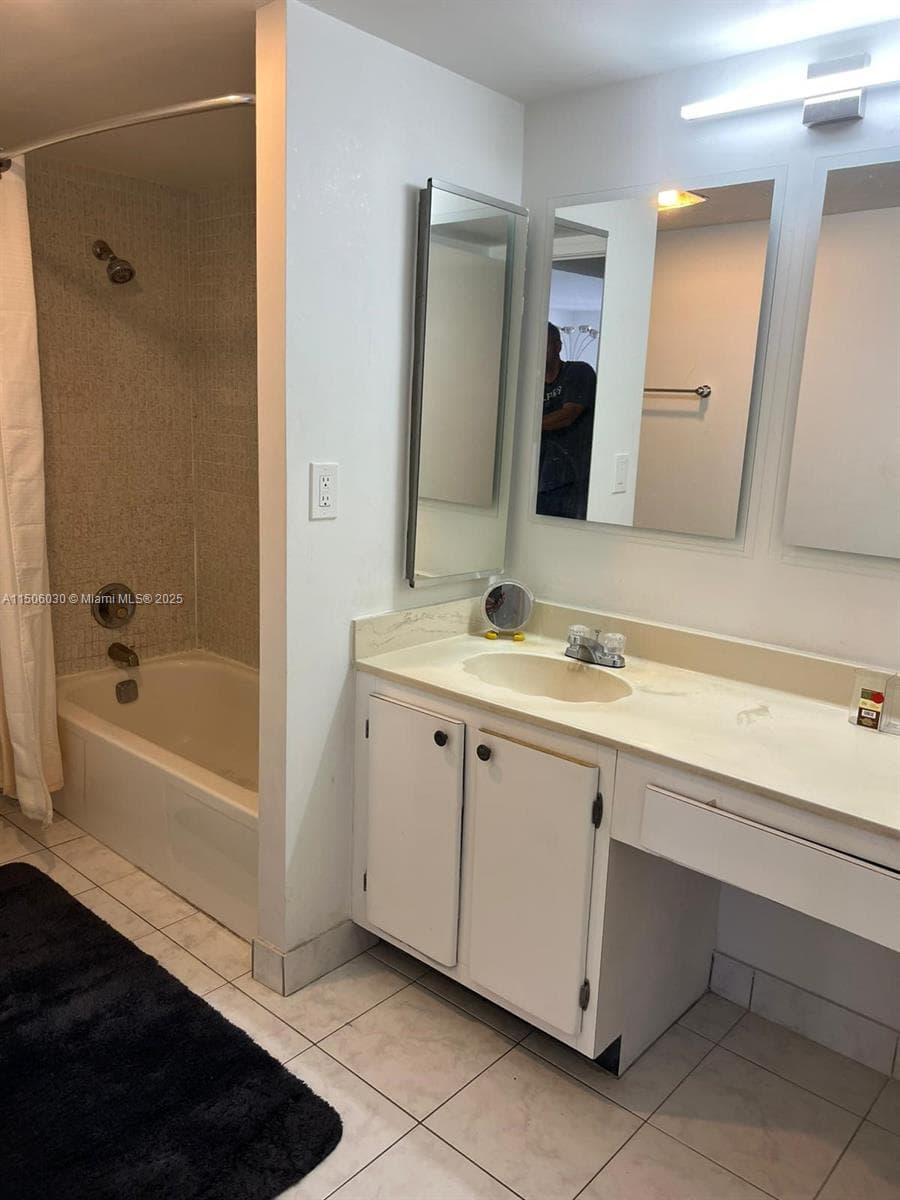 290 174th St 702 photo 15