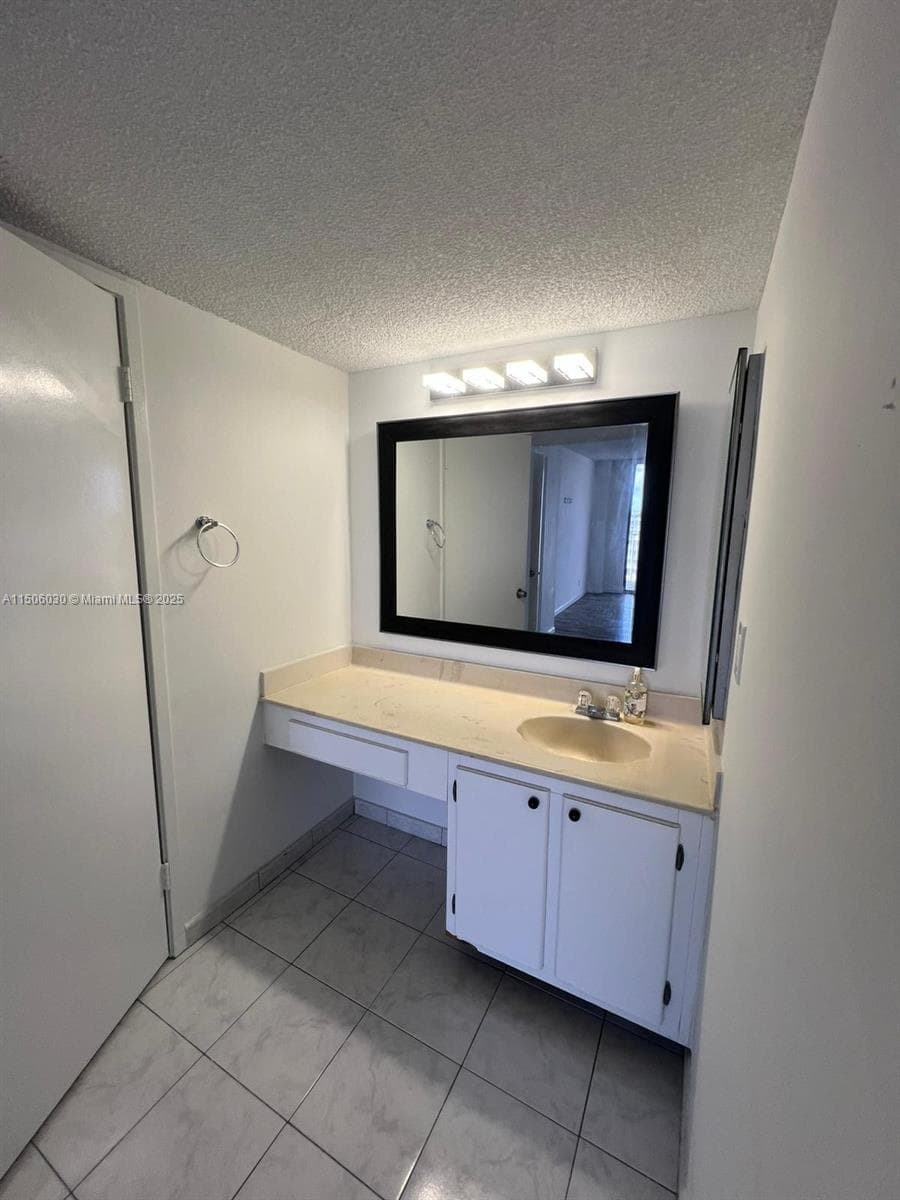 290 174th St 702 photo 19