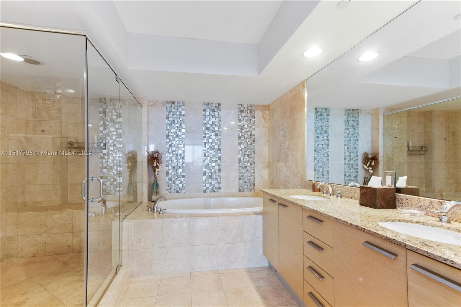 1830 Ocean Dr UP5010 photo 13