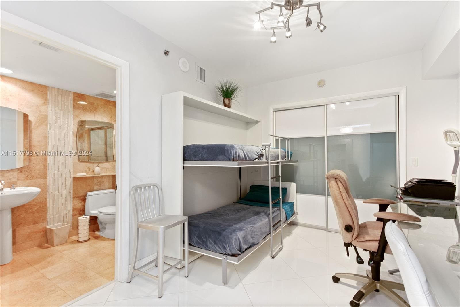 1830 Ocean Dr UP5010 photo 15