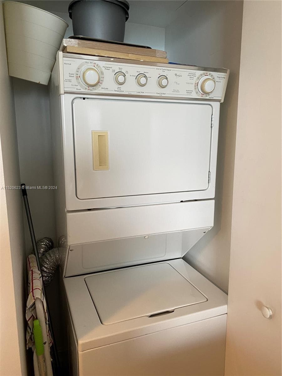 1830 Ocean Dr 3809 photo 13