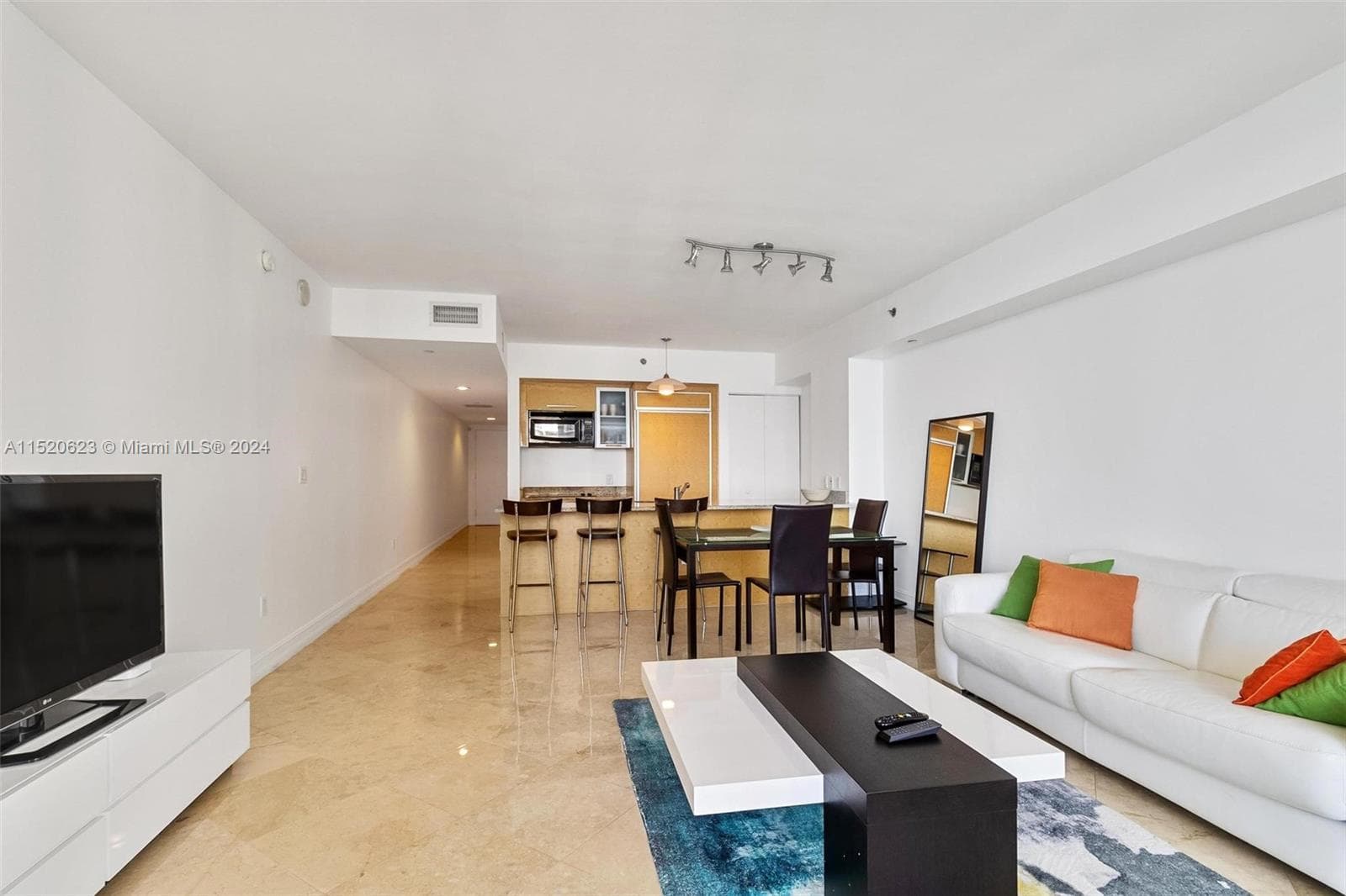 1830 Ocean Dr 3809 photo 12