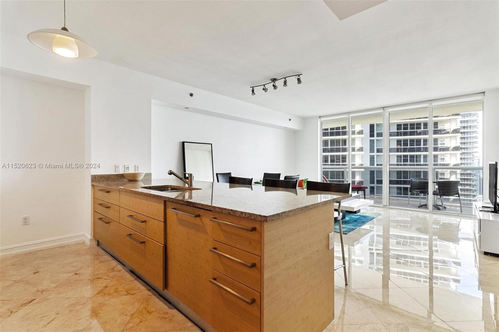 1830 Ocean Dr 3809 photo 7