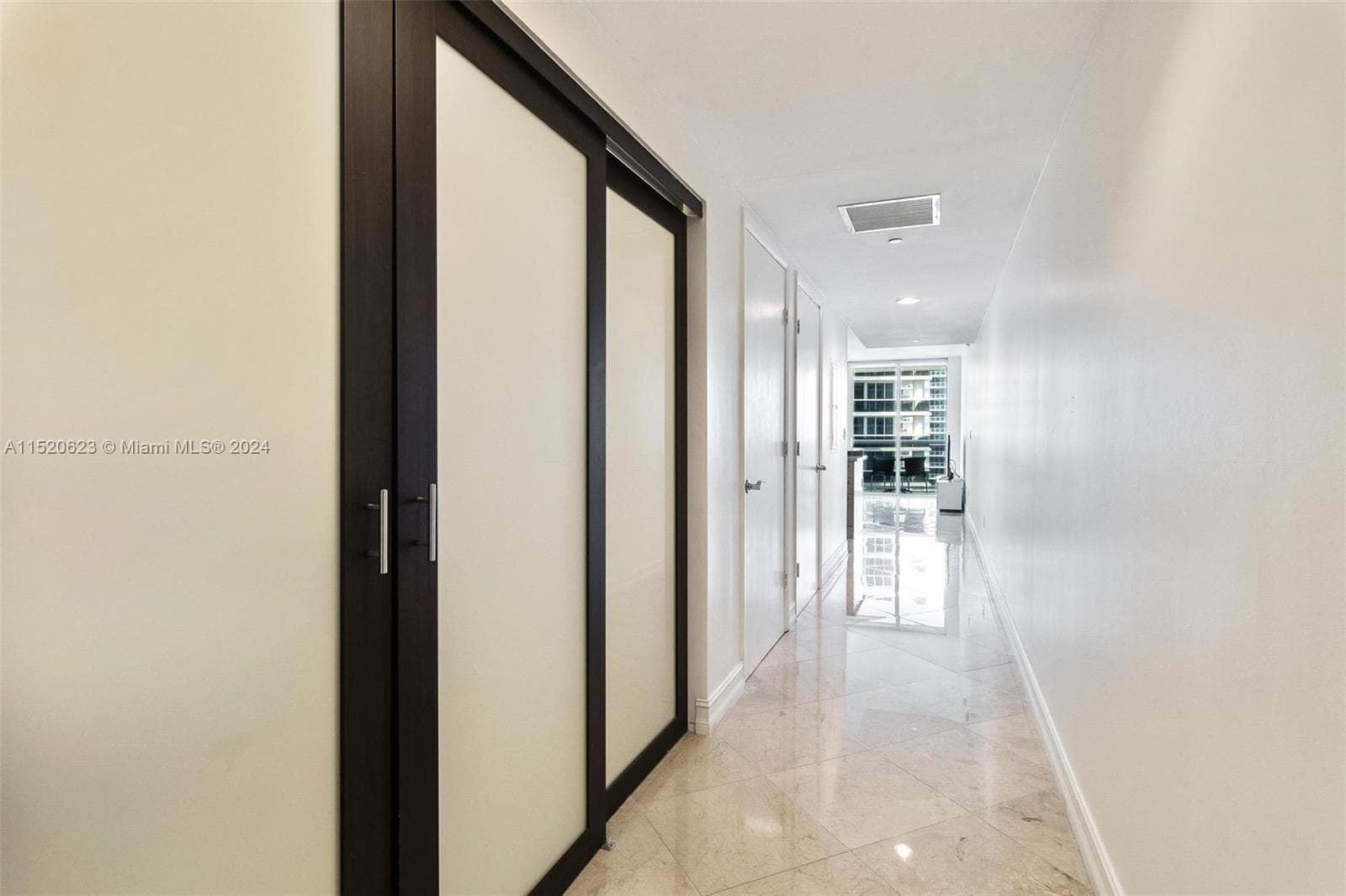 1830 Ocean Dr 3