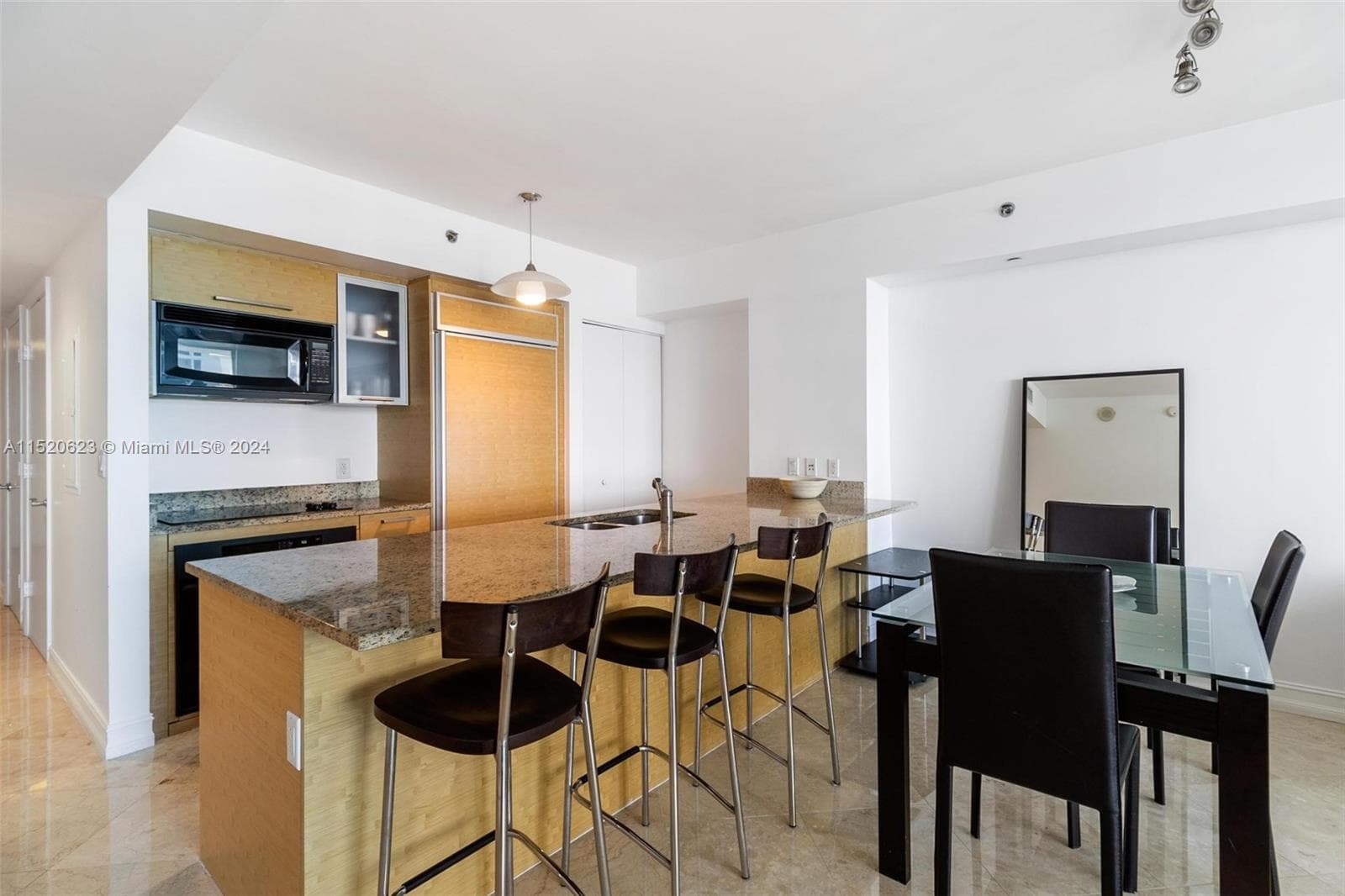 1830 Ocean Dr 3809 photo 9