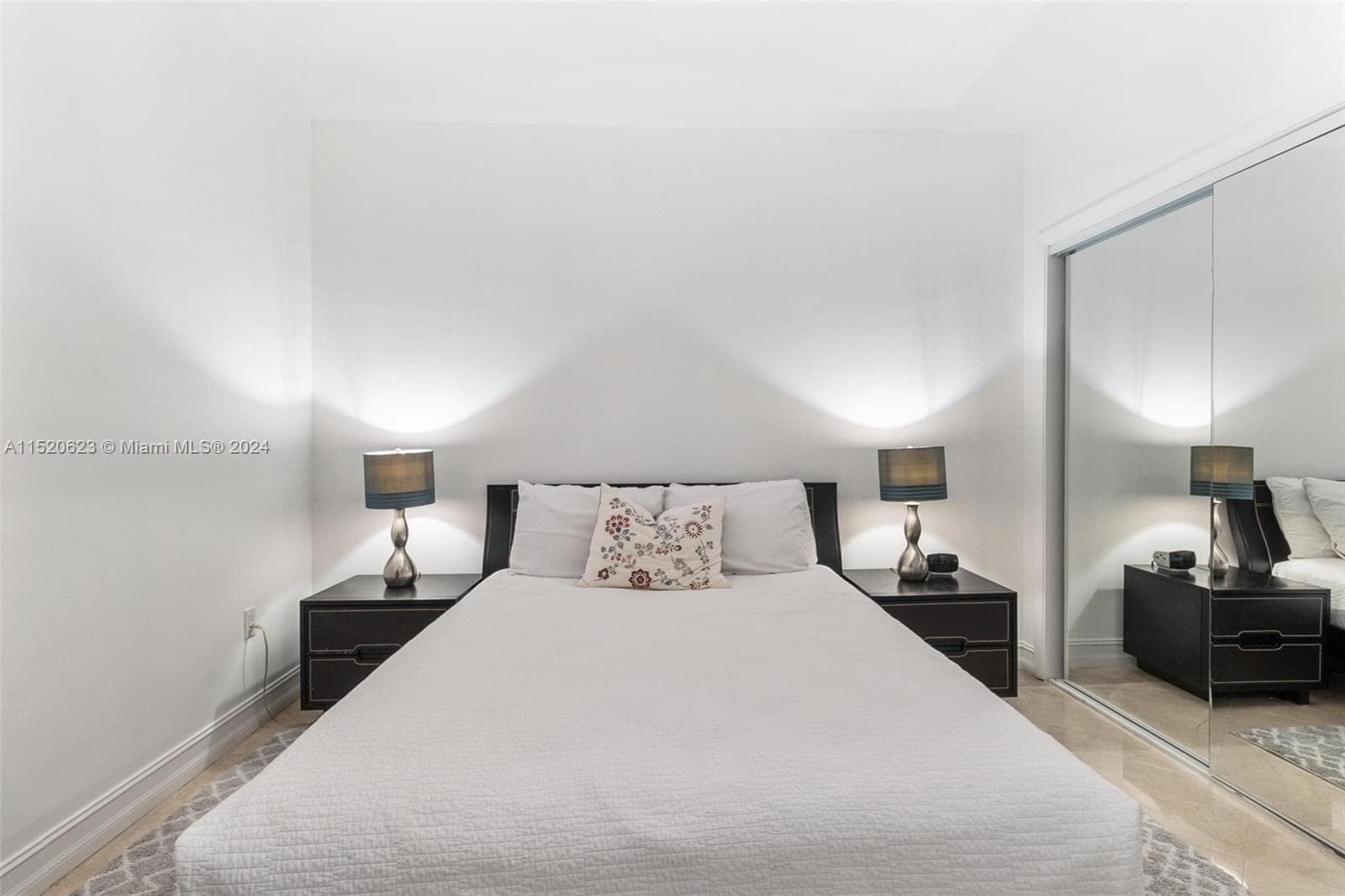 1830 Ocean Dr 4