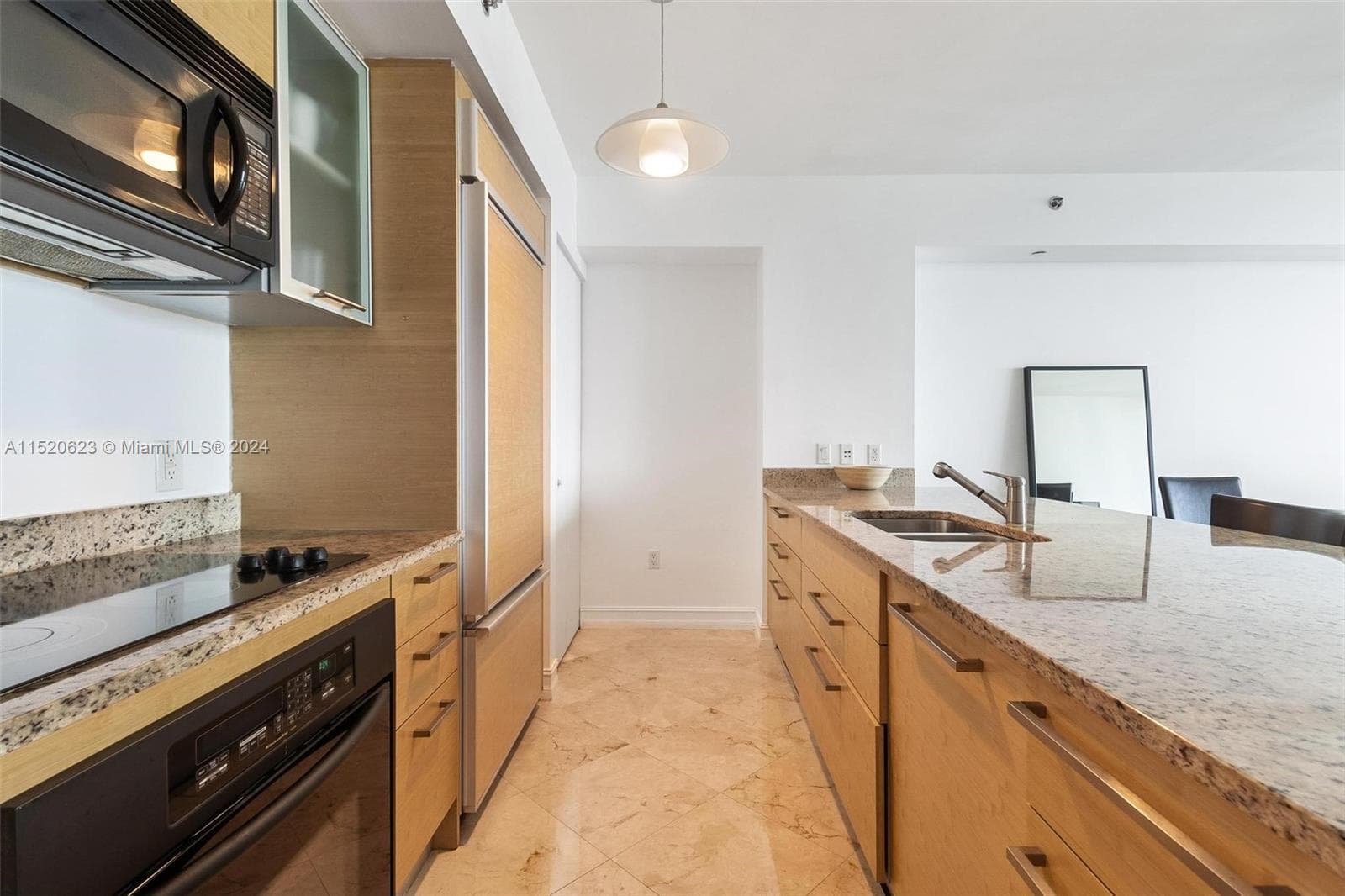 1830 Ocean Dr 3809 photo 8