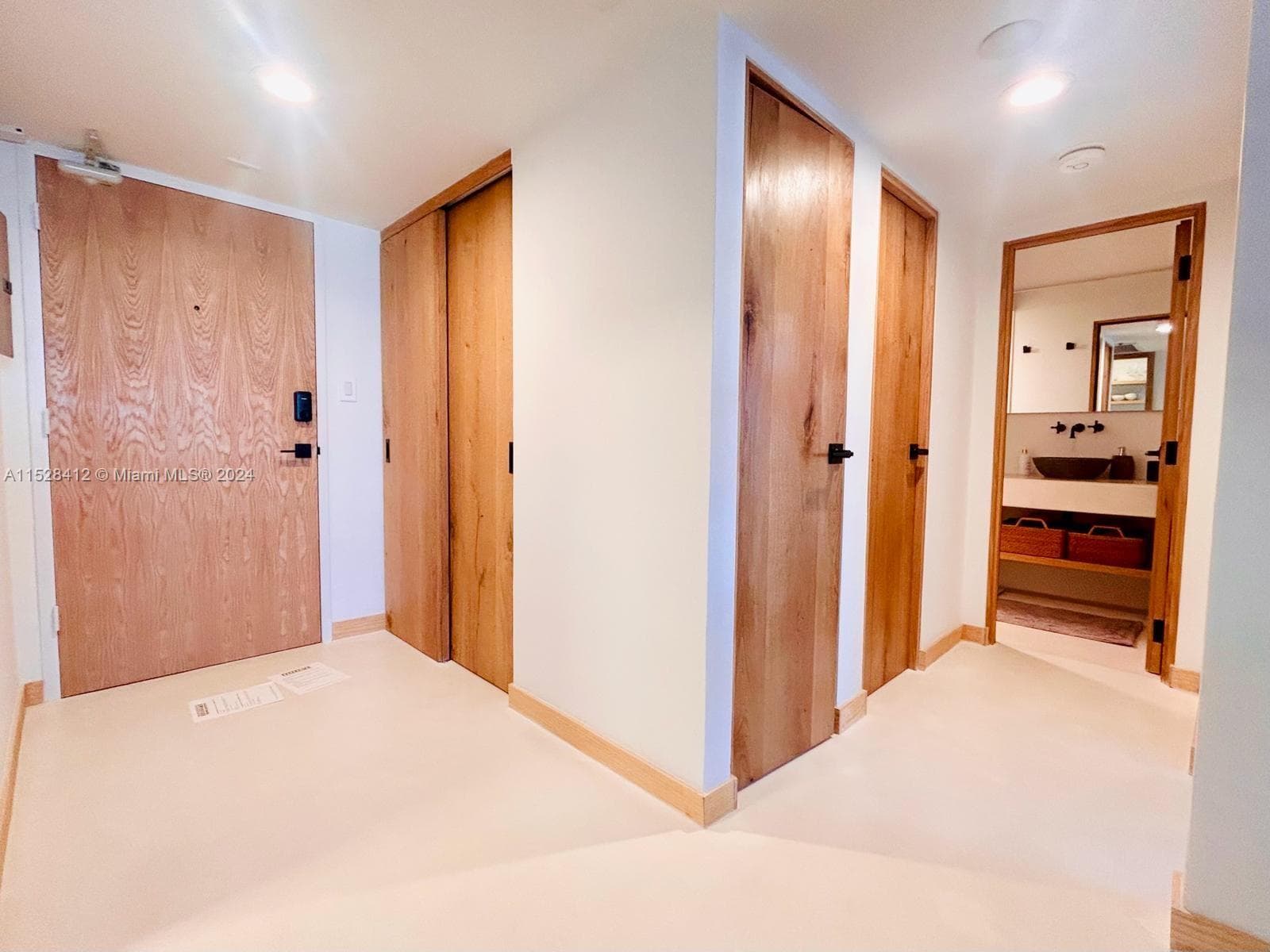 100 Lincoln Rd 1543 photo 13