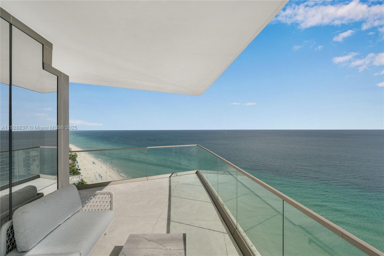 18975 Collins Ave 1
