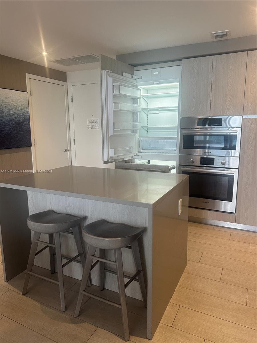 4010 Ocean Dr R707 photo 20
