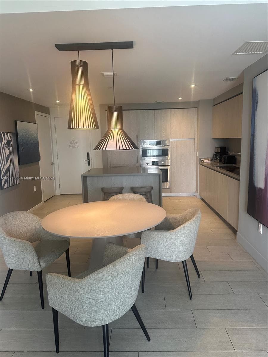 4010 Ocean Dr R707 photo 18