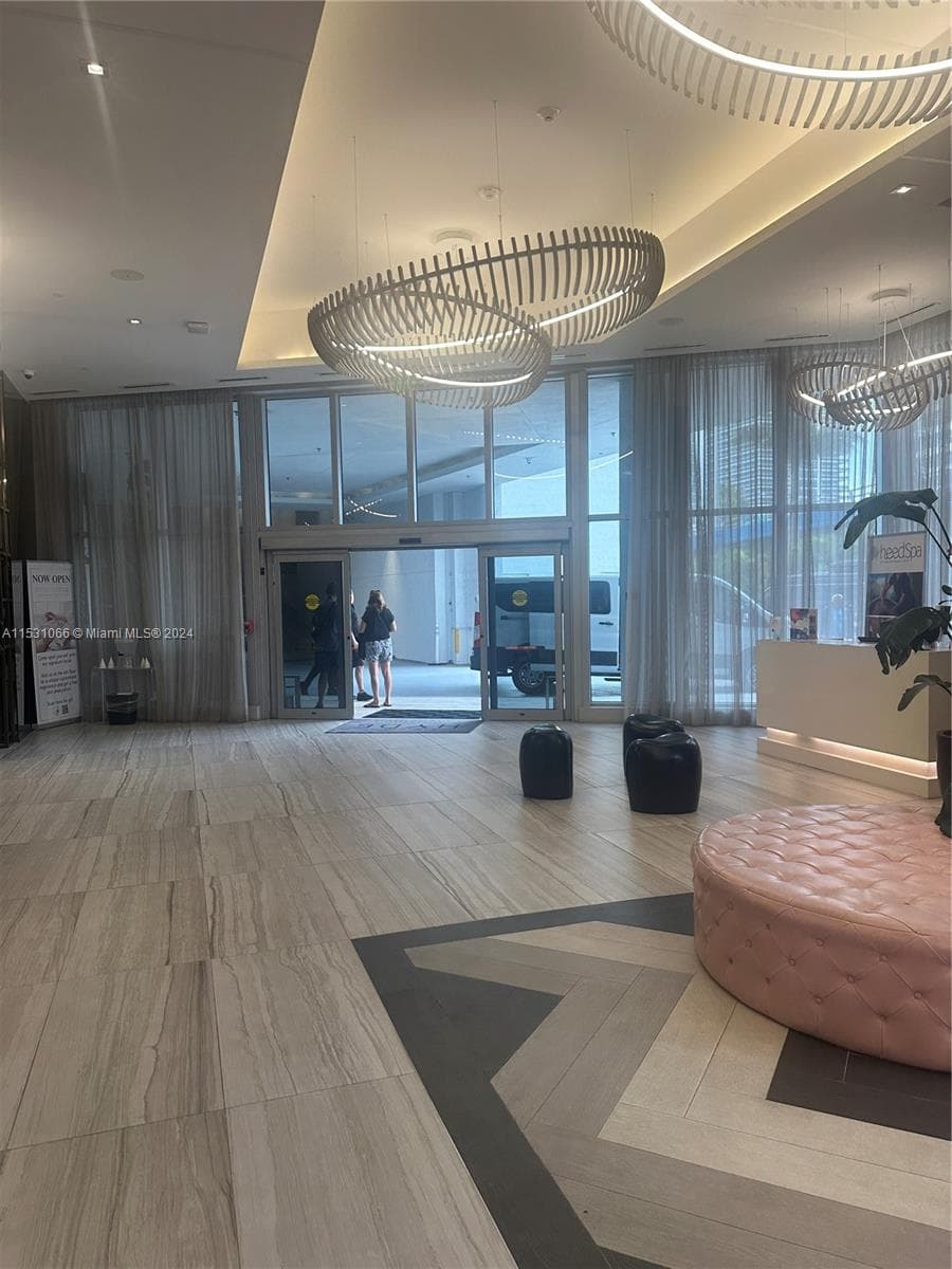 4010 Ocean Dr 4