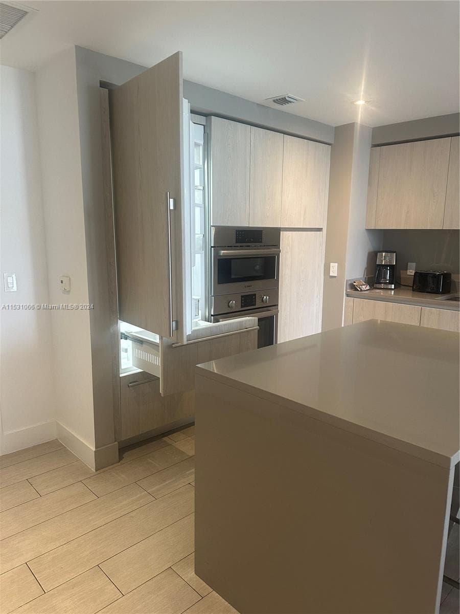 4010 Ocean Dr R707 photo 21