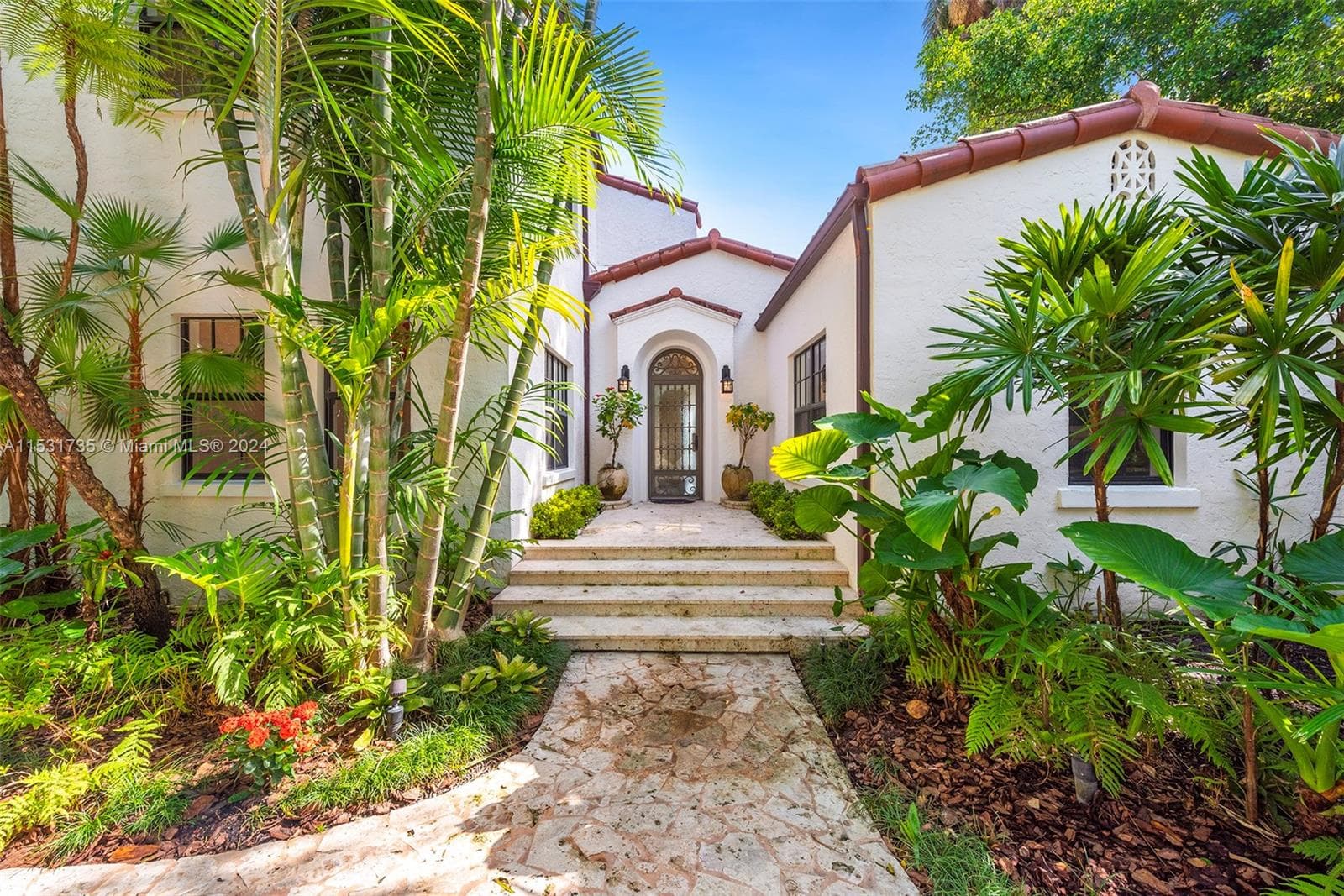527 Dilido Dr photo 9