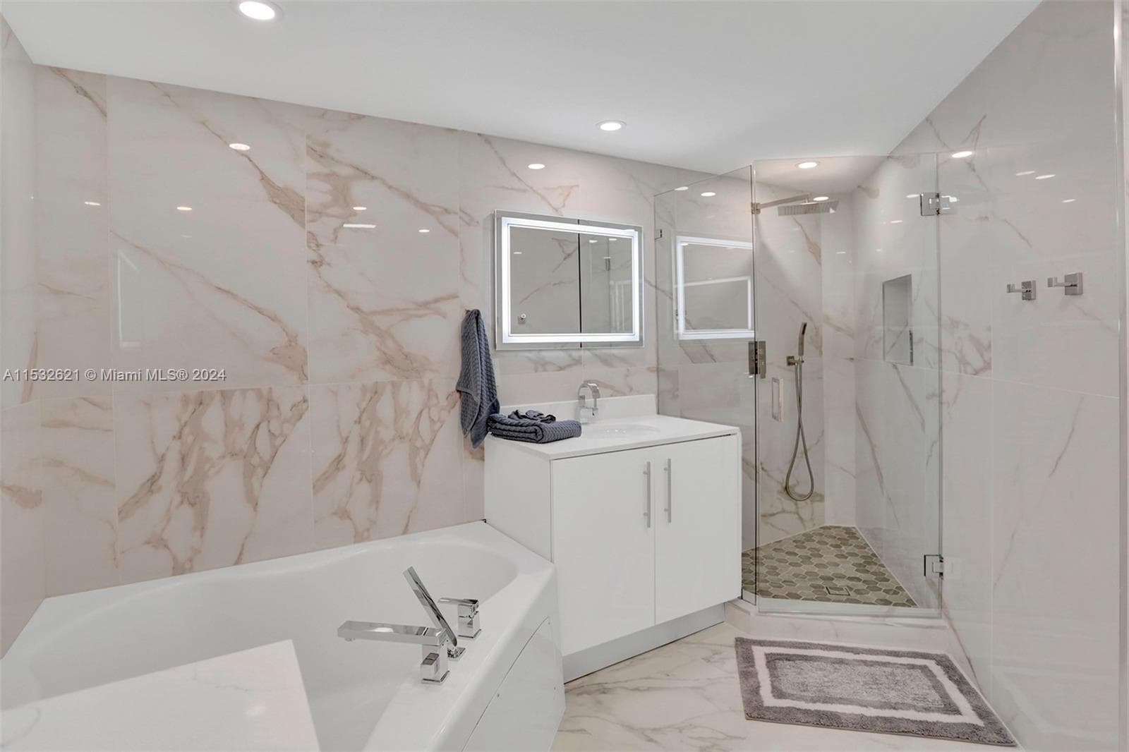 16699 Collins Ave 2209 photo 20