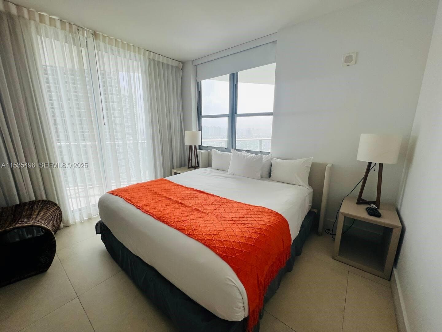 4111 Ocean Dr 4