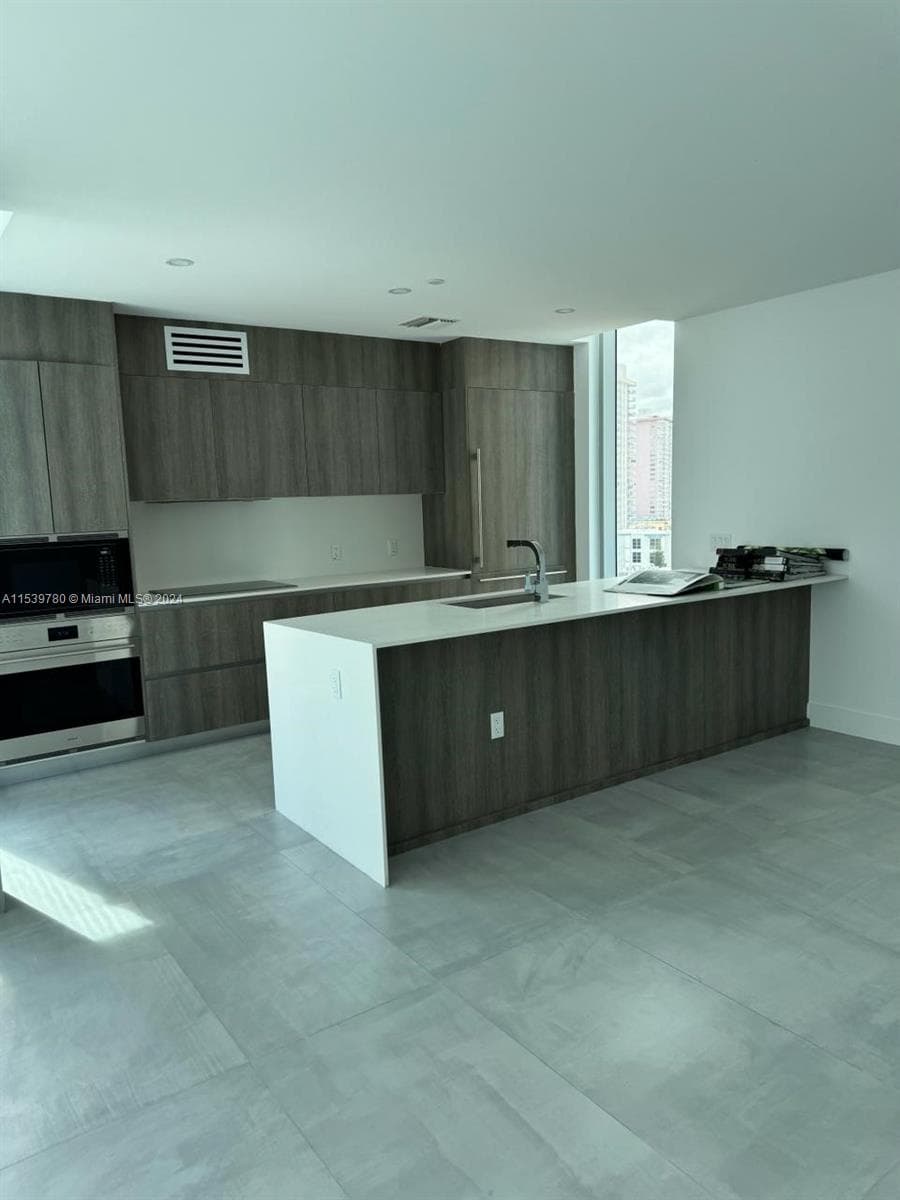 17550 Collins Avenue 701 photo 3